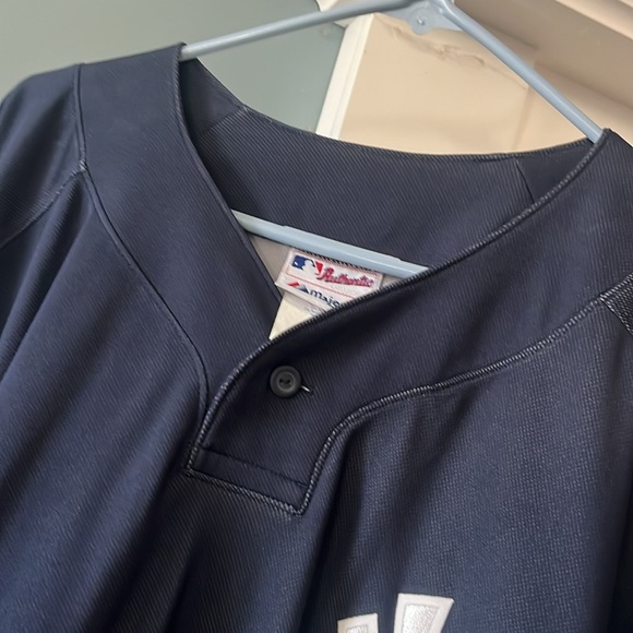 Vintage MLB New York Yankees Majestic Jersey-Top - Picture 8 of 15
